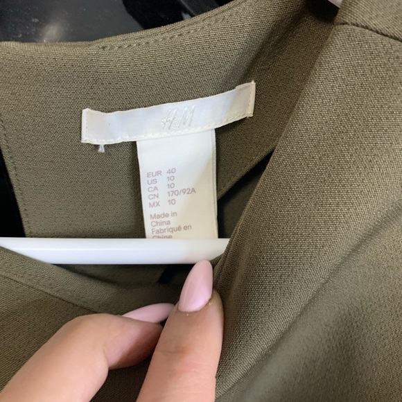 Dress - Picture 2 of 2